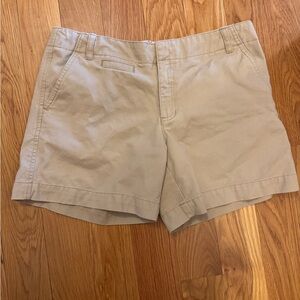 Old Navy Women's Khaki Shorts - preppy classic casual daily capsule minimalist